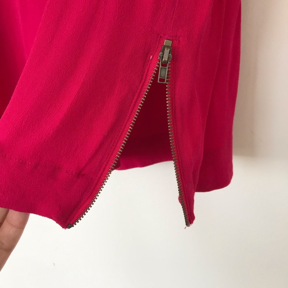 Red top , Forever 21 - Picture 5 of 7